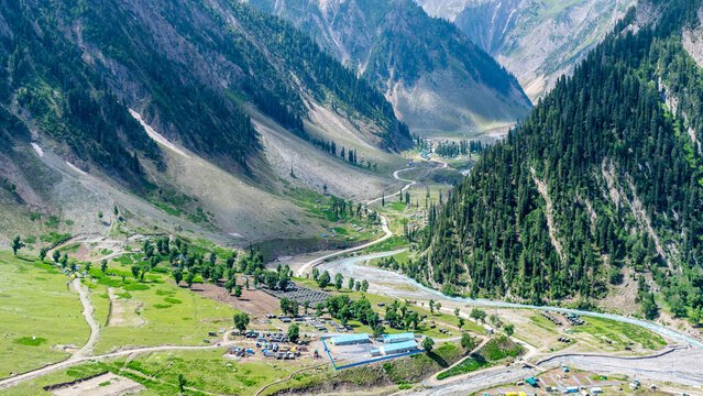 Amarnath Yatra Tour Package with Scenic Srinagar Retreat